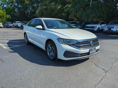 Opal White Pearl Effect 2023 Volkswagen Jetta 1.5T SE