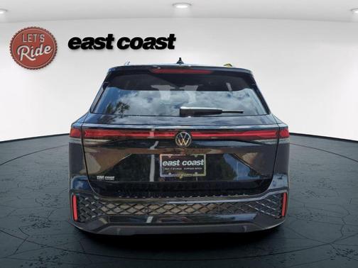 2025 Volkswagen Tiguan 2.0T SE R-Line Black