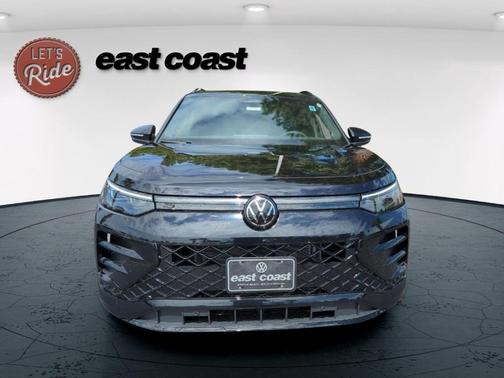 2025 Volkswagen Tiguan 2.0T SE R-Line Black