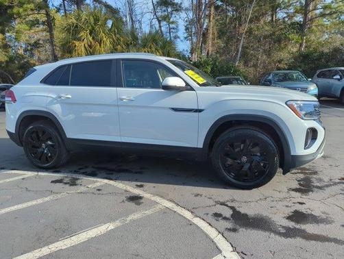 2025 Volkswagen Atlas Cross Sport 2.0T SE w/Technology