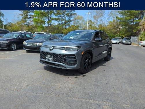 Platinum Gray Metallic 2026 Volkswagen Tiguan 2.0T SE R-Line Black