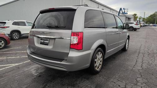 2013 Chrysler Town & Country Touring