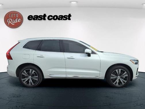 2022 Volvo XC60 B6 Inscription