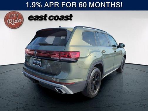 Avocado Green Pearl 2026 Volkswagen Atlas 2.0T Peak Edition