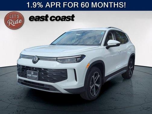 Pure White 2026 Volkswagen Tiguan 2.0T SE