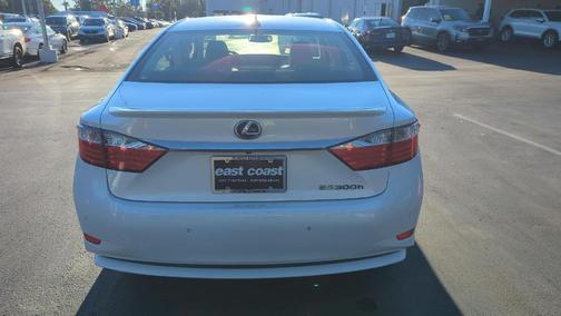 2014 Lexus ES 300h Base
