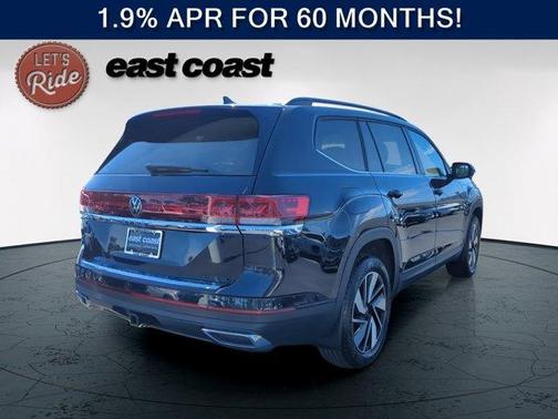 Deep Black Pearl Effect 2026 Volkswagen Atlas 2.0T SE W/TECHNOLOGY
