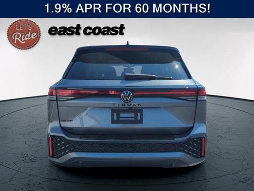 Platinum Gray Metallic 2026 Volkswagen Tiguan 2.0T SE R-Line Black