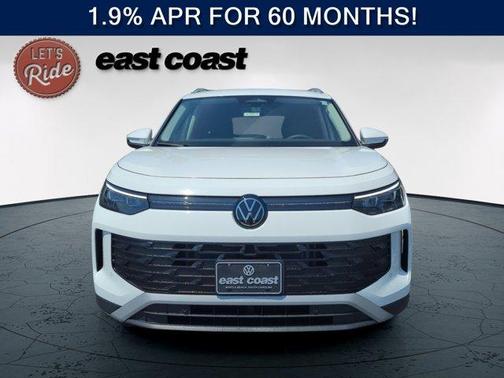 Pure White 2026 Volkswagen Tiguan 2.0T SE