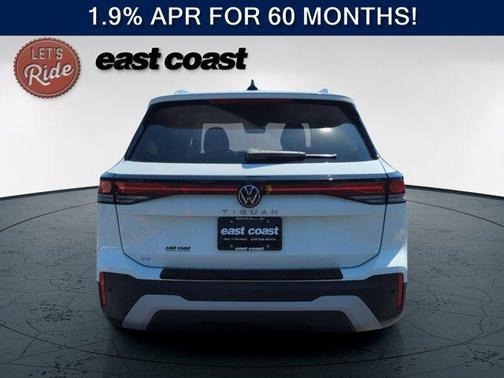 Pure White 2026 Volkswagen Tiguan 2.0T SE