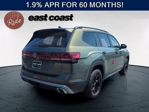 Avocado Green Pearl 2026 Volkswagen Atlas 2.0T Peak Edition