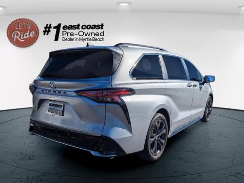 2022 Toyota Sienna XSE 7 Passenger