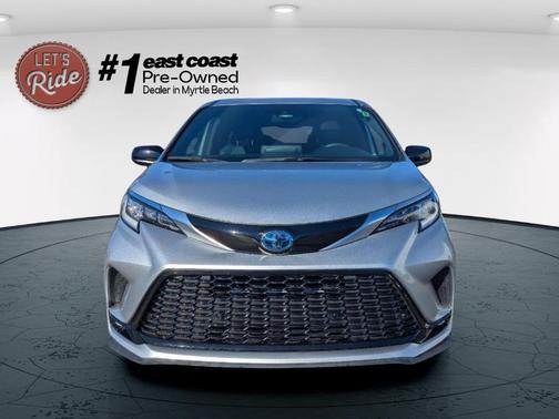 2022 Toyota Sienna XSE 7 Passenger