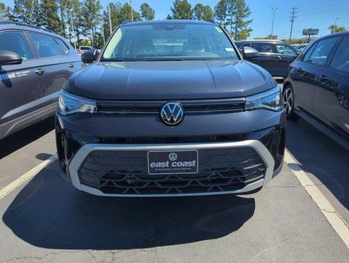 Deep Black Pearl Effect 2025 Volkswagen Taos 1.5T S