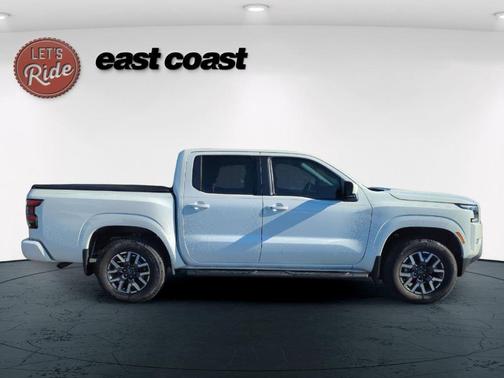 2024 Nissan Frontier SL