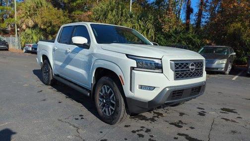 2024 Nissan Frontier SL