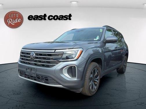 Platinum Gray Metallic 2024 Volkswagen Atlas 2.0T SE
