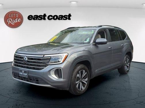 Platinum Gray Metallic 2024 Volkswagen Atlas 2.0T SE