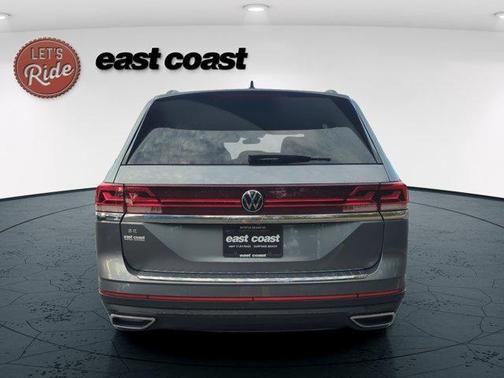 Platinum Gray Metallic 2024 Volkswagen Atlas 2.0T SE