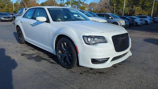 2022 Chrysler 300 Touring L