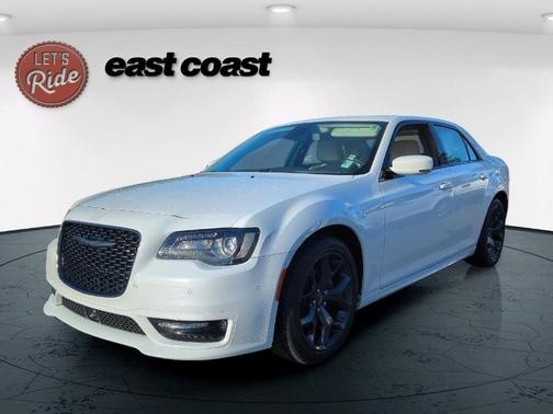 2022 Chrysler 300 Touring L