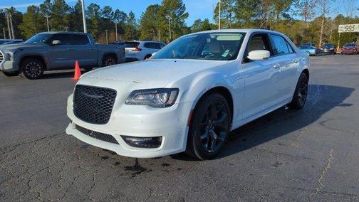 2022 Chrysler 300 Touring L