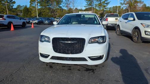 2022 Chrysler 300 Touring L