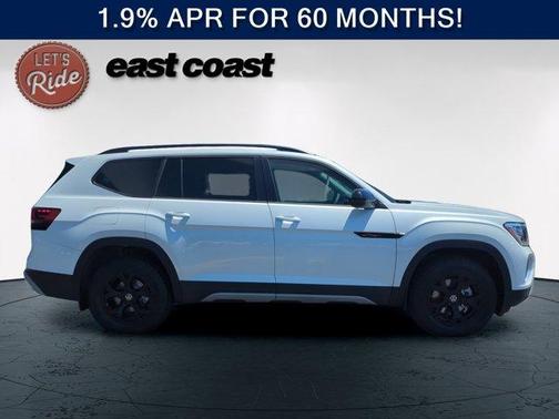 Opal White Pearl 2026 Volkswagen Atlas 2.0T Peak Edition
