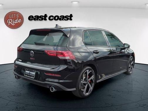 2025 Volkswagen Golf GTI 2.0T SE