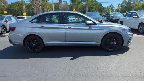 2025 Volkswagen Jetta 1.5T SE