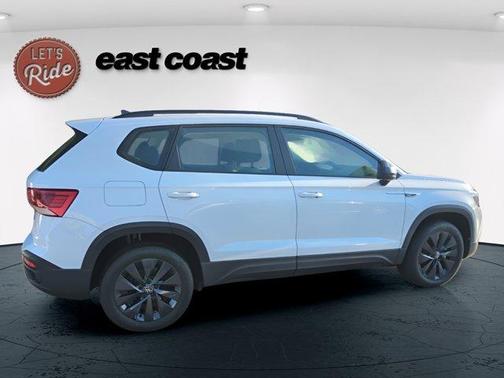 Pure White 2023 Volkswagen Taos 1.5T S
