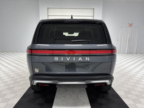 2023 Rivian R1S Adventure