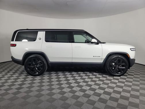 2024 Rivian R1S Adventure Package