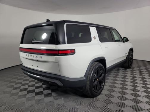 2024 Rivian R1S Adventure Package