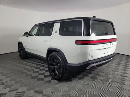 2024 Rivian R1S Adventure Package