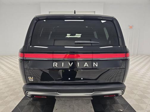 Midnight 2024 Rivian R1S Adventure Quad Motor Large Pack