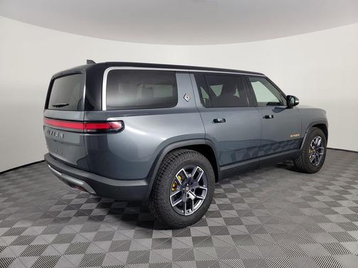 2023 Rivian R1S Adventure