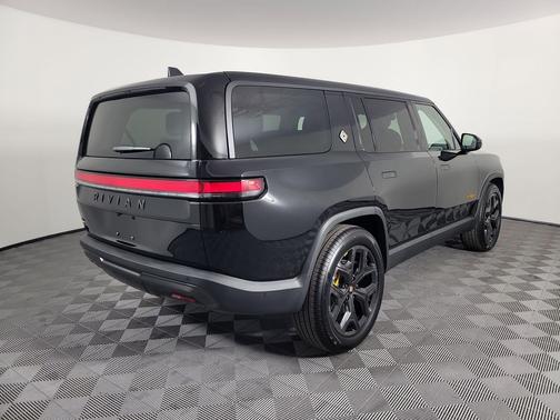 2025 Rivian R1S Ascend Tri Motor Max Pack