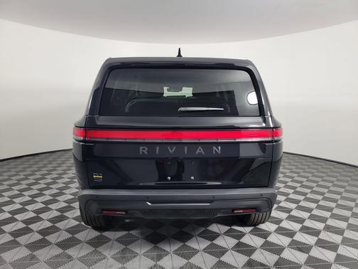 2025 Rivian R1S Ascend Tri Motor Max Pack