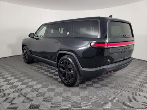 2025 Rivian R1S Ascend Tri Motor Max Pack