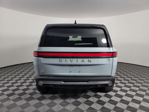 2024 Rivian R1S Adventure Quad Motor Large Pack