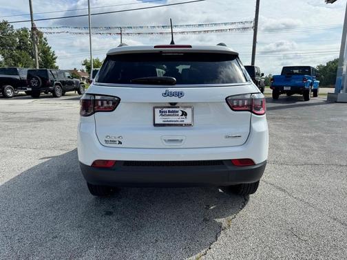 2022 Jeep Compass Latitude Lux