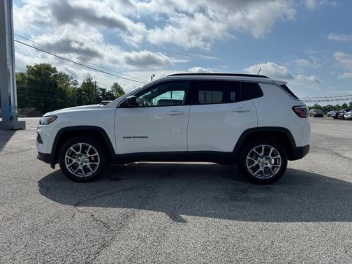 2022 Jeep Compass Latitude Lux