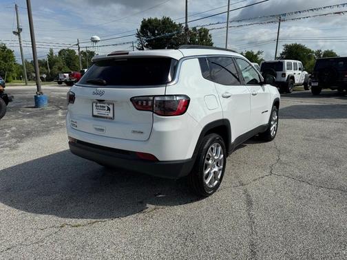 2022 Jeep Compass Latitude Lux