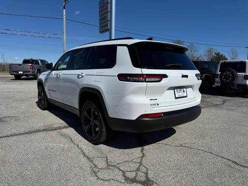 2025 Jeep Grand Cherokee L Laredo