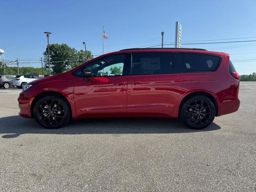 2025 Chrysler Pacifica Limited