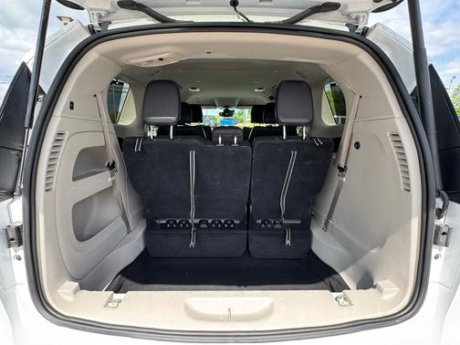 2022 Chrysler Pacifica Touring-L