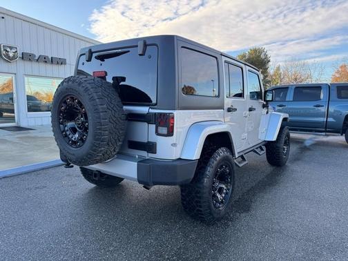 2012 Jeep Wrangler Unlimited Sahara