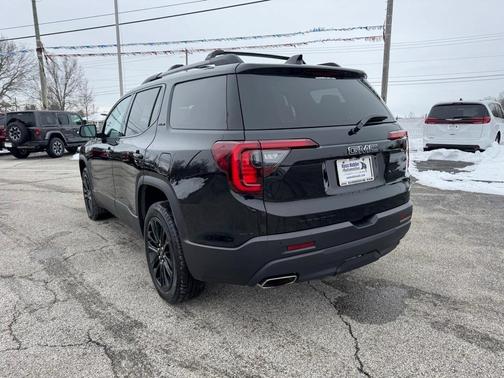 2023 GMC Acadia SLE