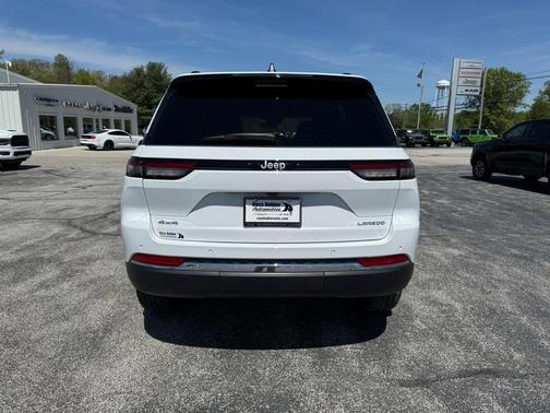 2025 Jeep Grand Cherokee Laredo